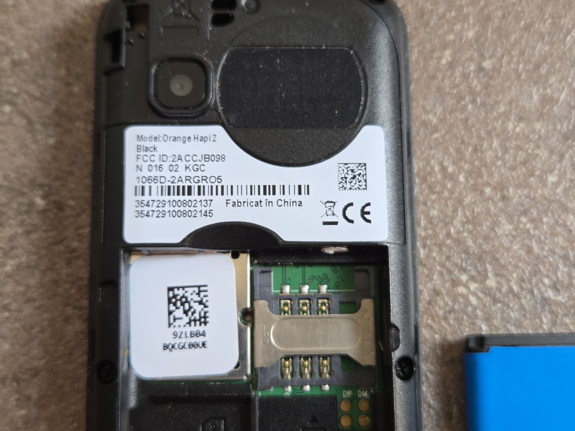 Telefon ieftin clasic cu butoane DualSim Orange Hapi 2,necodat.
