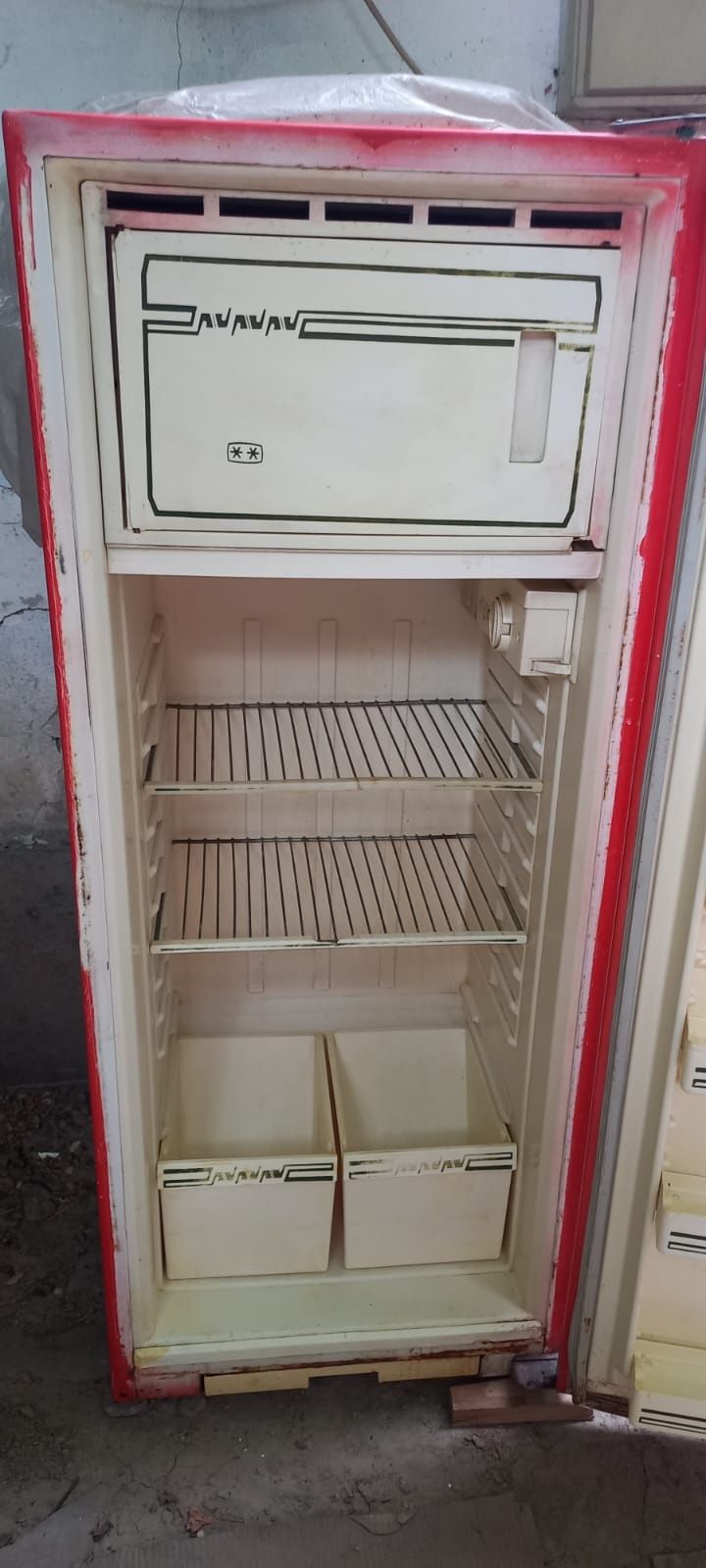 Продаётся рабочий холодильник