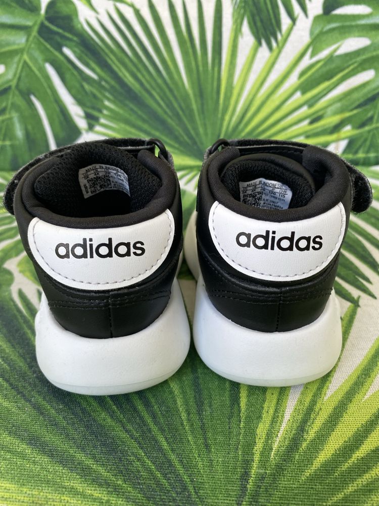 Бебешки маратонки adidas
