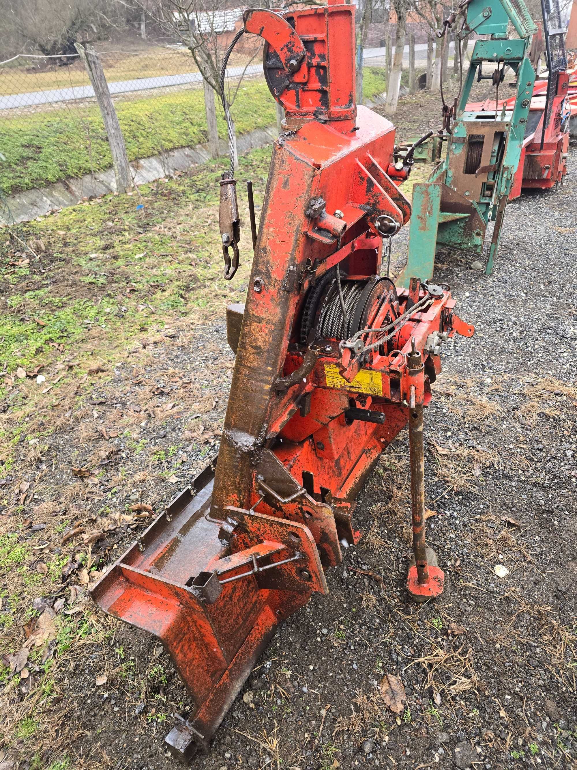 Troliu forestier in tiranti la tractor Fransgard 4t cu 70 m cablu