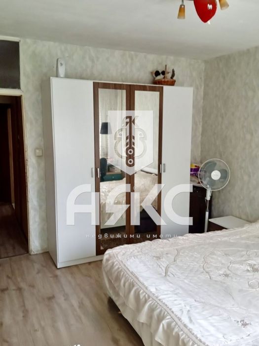 Тристаен апартамент в кв. Илинден