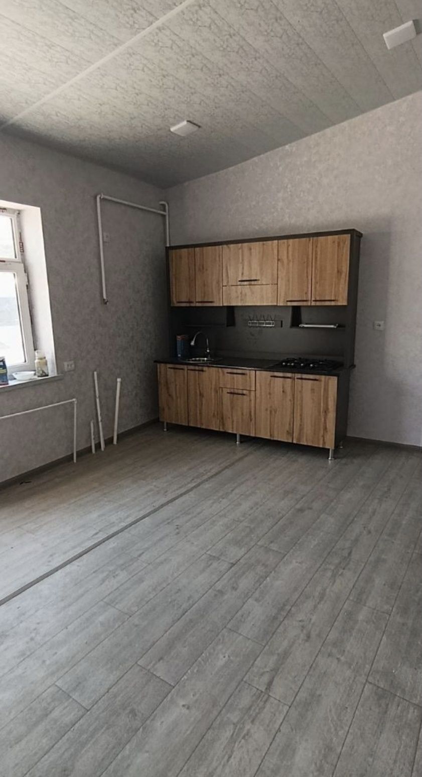 Дом. 2 комнаты сергели. Квартира на земле. Участок