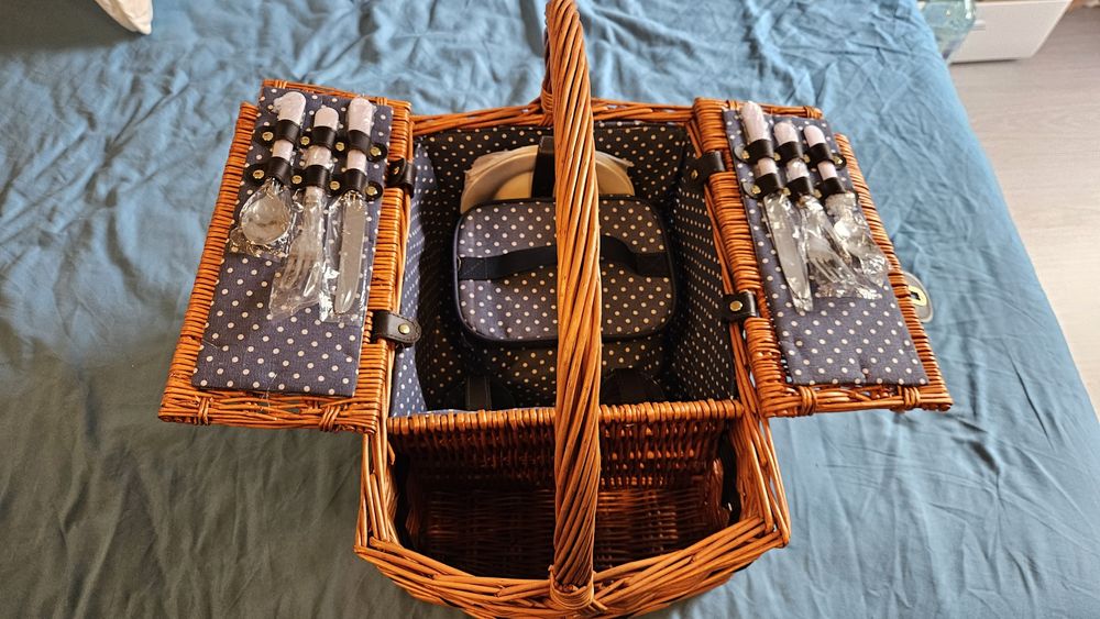 Vand cos pentru picnic / salcie impletita ( nou, nefolosit )