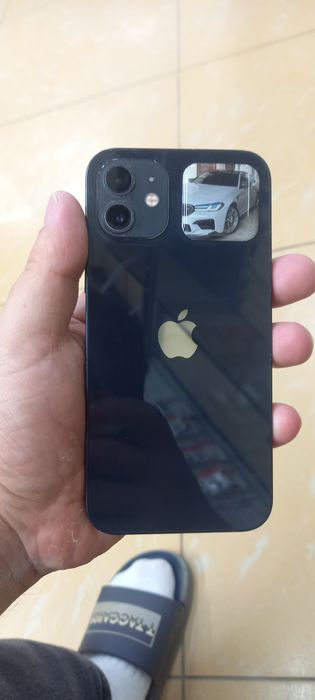 Айфон 12 в хорошем состоянии