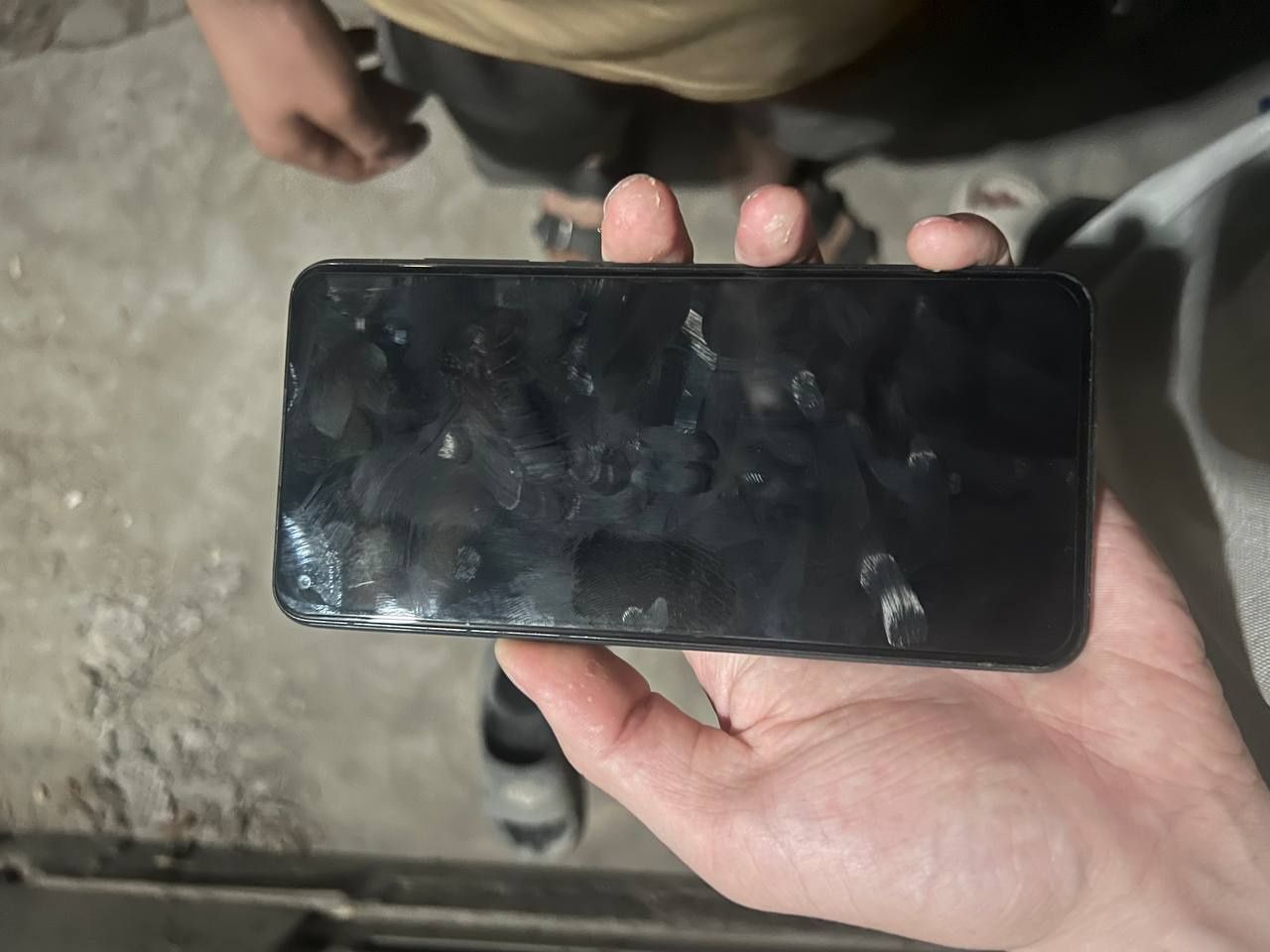 Toza telefon pasport kopiya beriladi