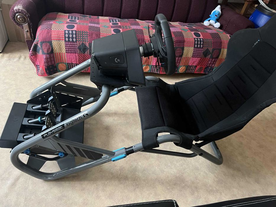 Продавам симулатор Logitech PRO Racing