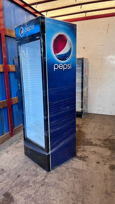 Vitrina frigorifica verticala cu o usa din sticla