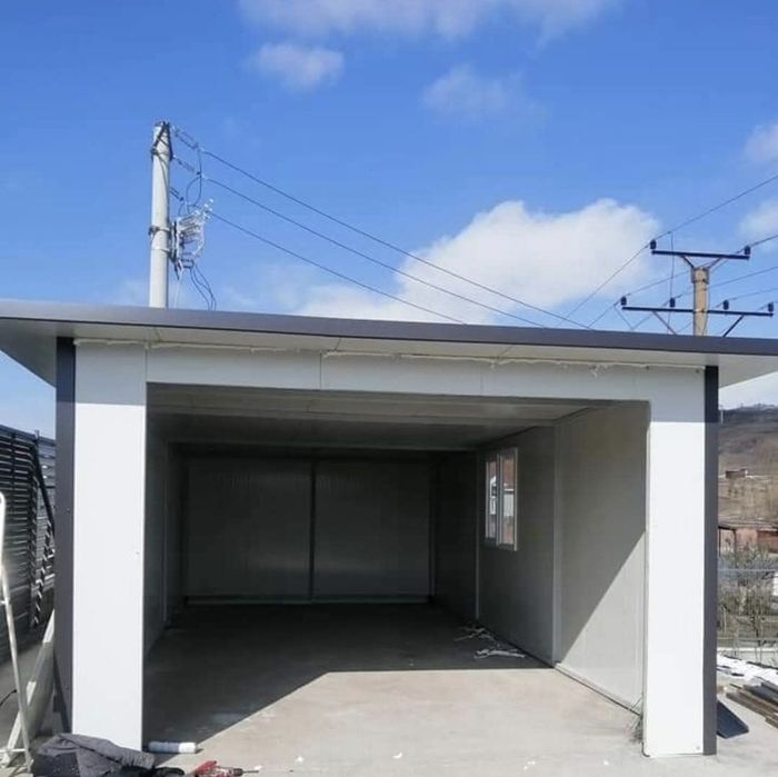 Vand garaje auto pe structura metalica