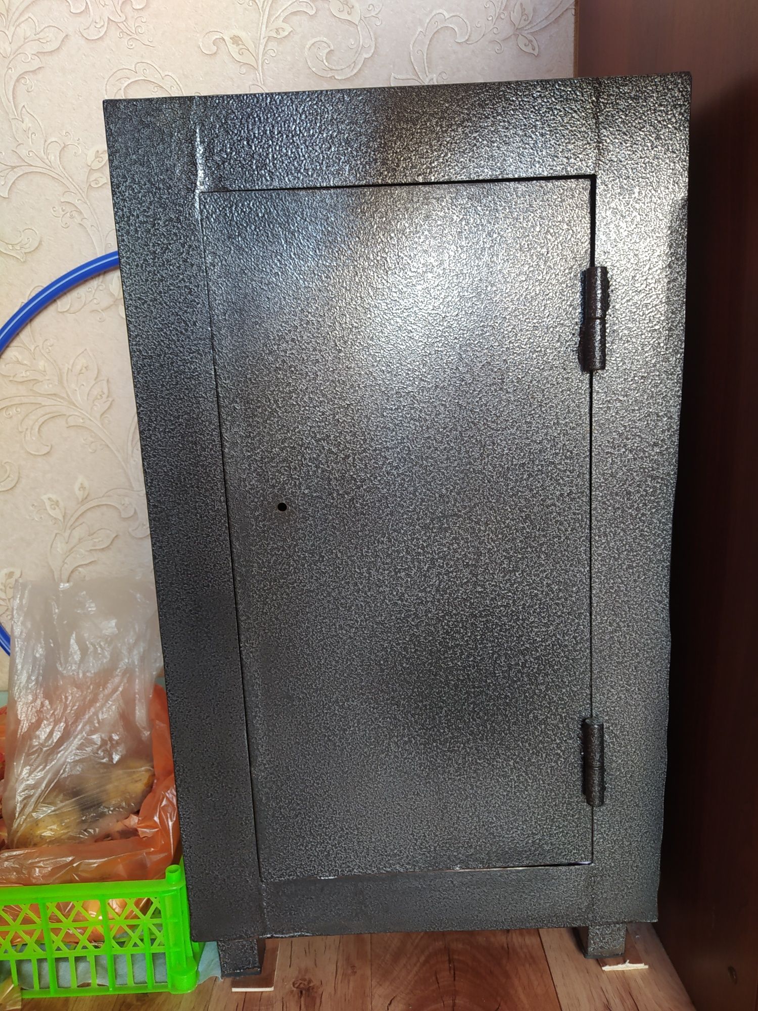 Продам сейф в хорошем состоянии