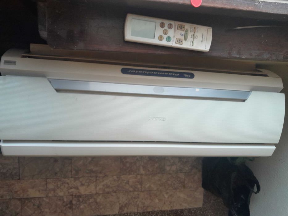Продавам климатик sharp