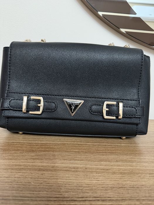 малка чанта GUESS