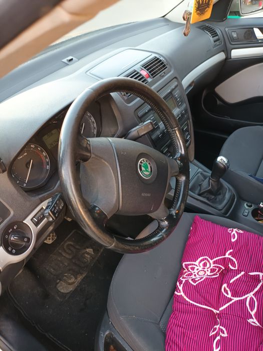 Vând Skoda Octavia 2