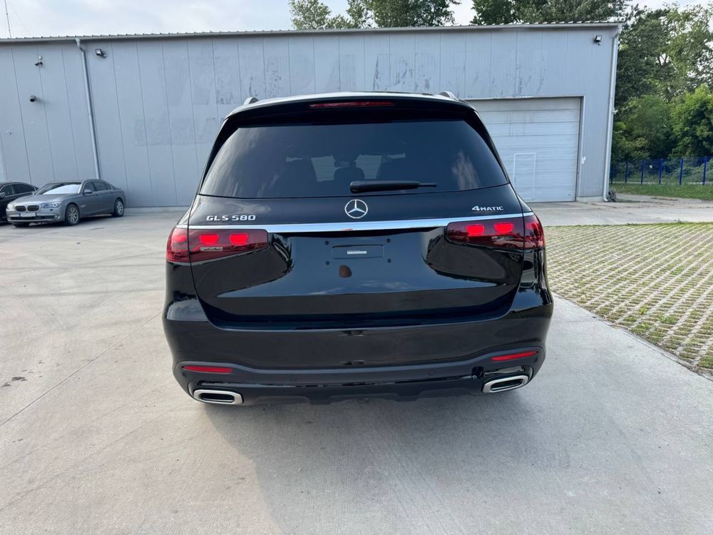Mercedes-Benz GLS 580 год 2025