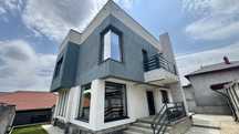 Casa de vanzare constructie noua.