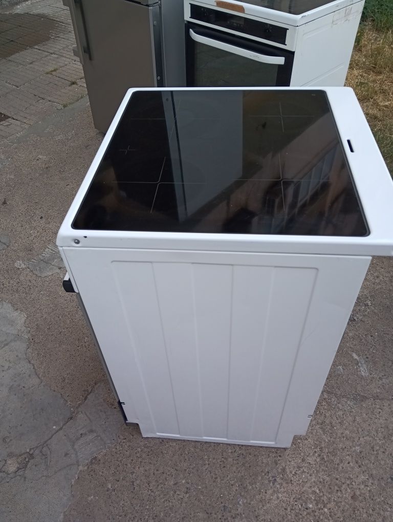 Свободно стояща печка с керамичен плот Gorenje 2 години гаранция!