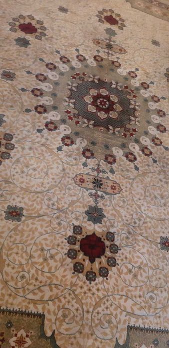 Голям български персийски килим размери 3м/4м.