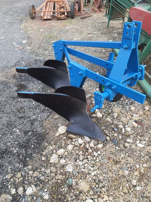 Plug 2 brezde tractor 50-60 cp