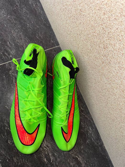 Nike футбольные бутсы