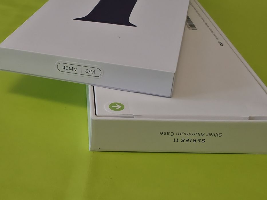 ЗАПЕЧАТАН 42mm Apple watch 11 BT Гаранция Yettel 2027 Silver | Purple