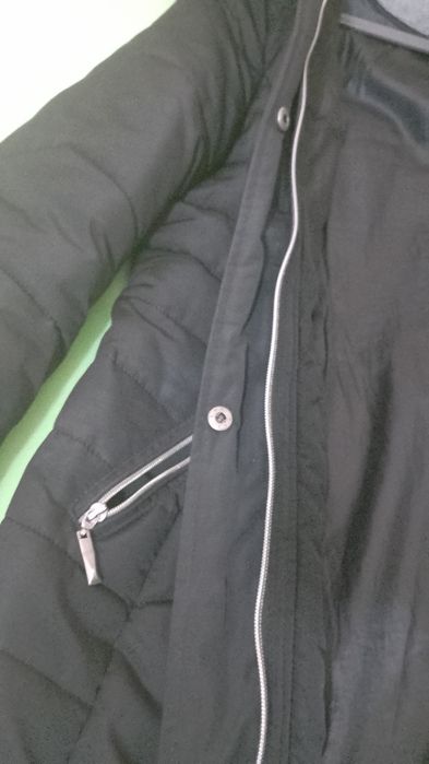 Дълго дамско зимно яке със пухена качулка