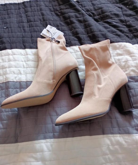 Botine Zara piele intoarsa crem