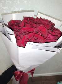 Букет 13ти алых роз