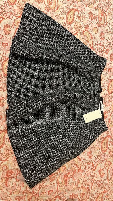 Черно сива разкроена пола с бляскав ефект