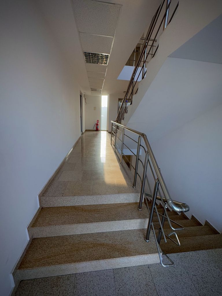 Продава се Двустаен апартамент в Силистра, Център - 77 кв.м за 1104 €/кв.м - Снимка #14