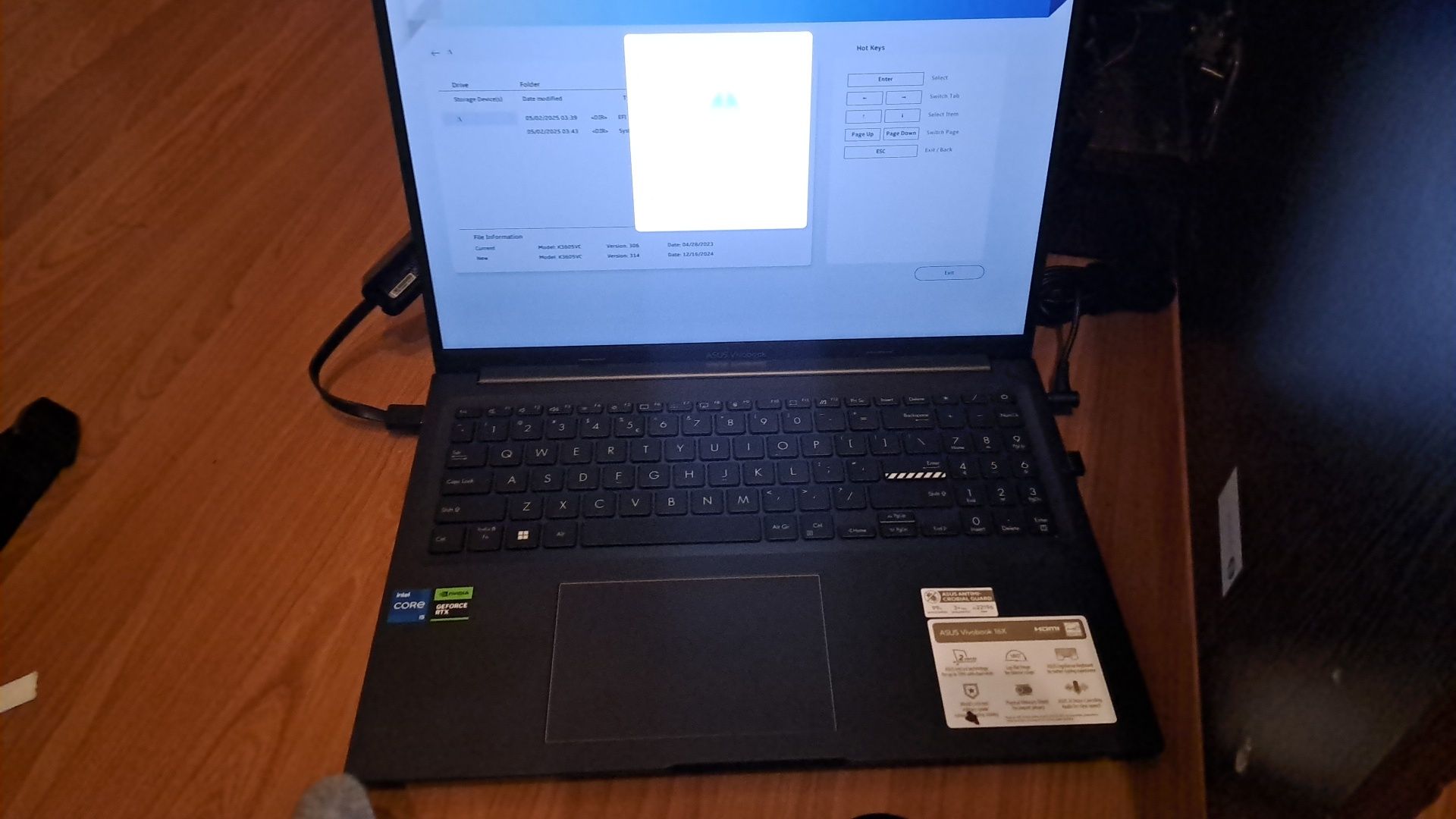 Instalez software uri, repar calculatoare