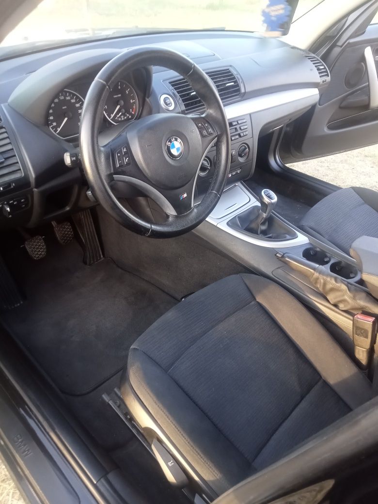 Продавам БМВ е87 116i