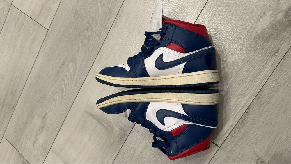 Air Jordan 1 Mid marime 38.5