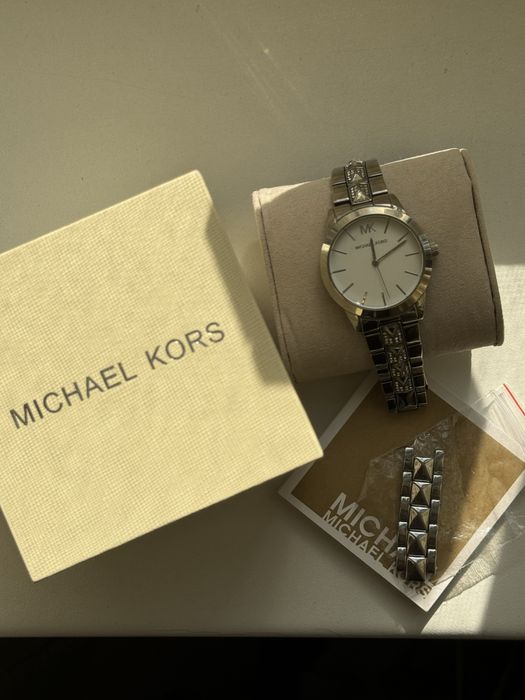 Продам часы Michael Kors женские