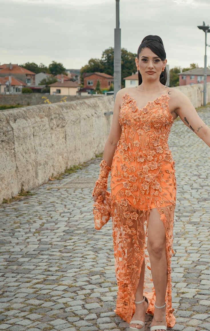 Рокля, с три де ефекти