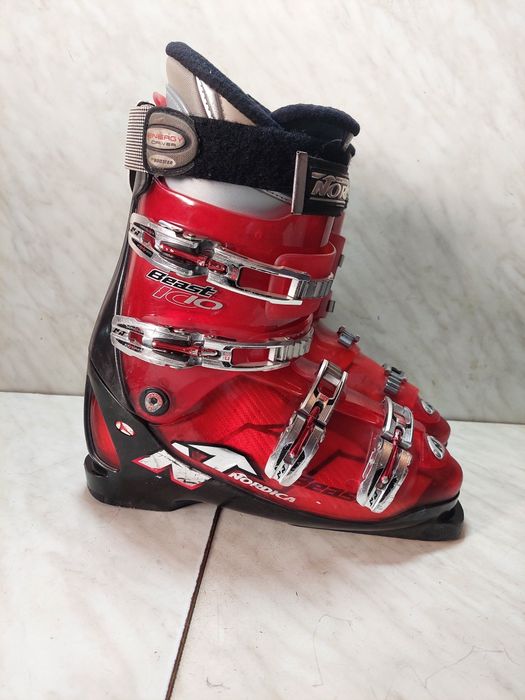 Clapari ski schi Nordica mondo 29-29,5 corespunde mărimii 43,5-44,5