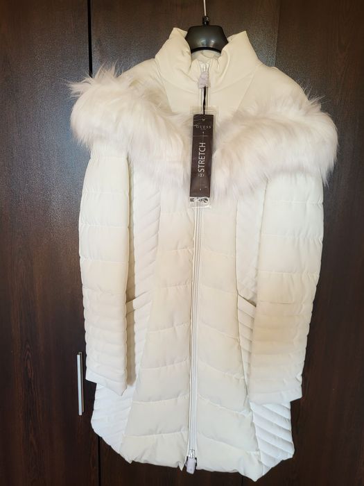 Яке дамско  GUESS ново