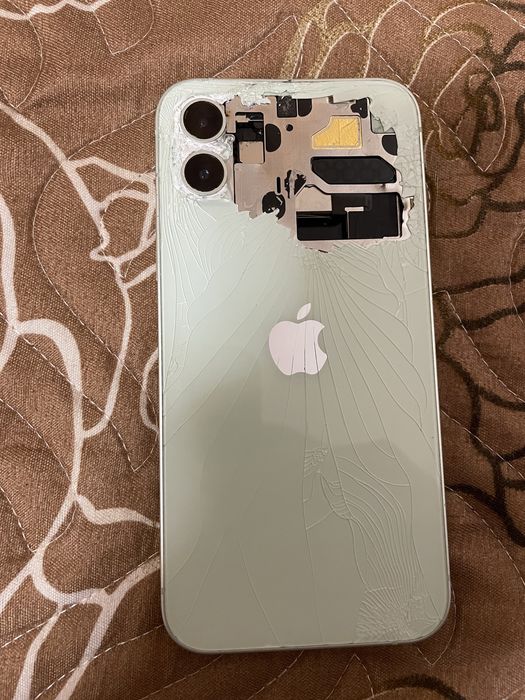 Vând iphone 12 fise sau refacere