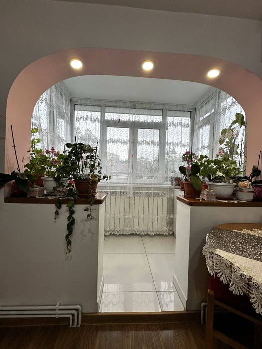 Apartament 3 camere zona Alexandru cel Bun , etaj 2/4