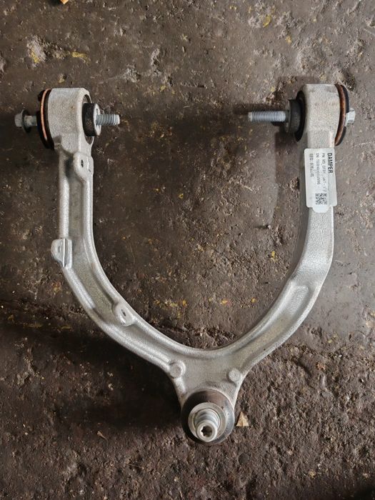 Носач за Tesla Model 3 Highland