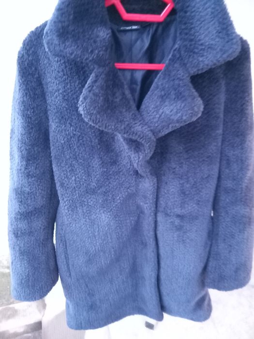 Vând haină de blana de culoare bleumarin