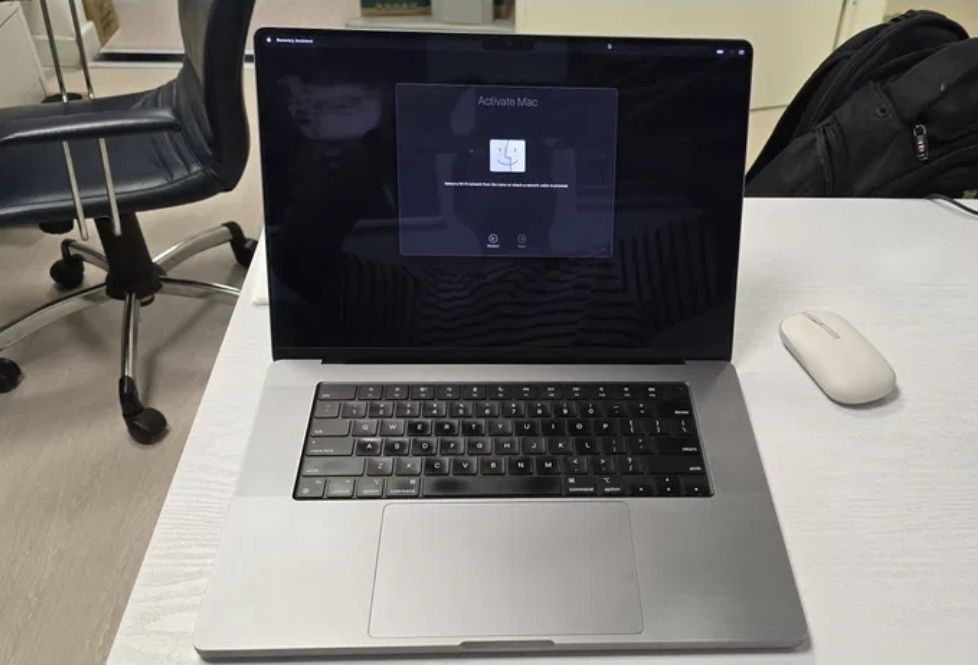 Apple MacBook Pro 16 инча M1 Max 32GB RAM 1TB SSD Space Gray