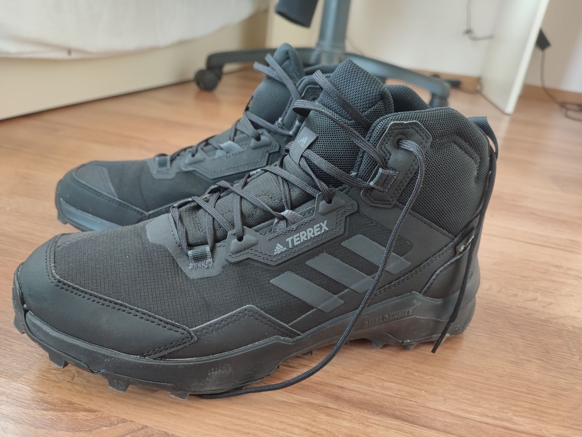 Adidas terrex ax4 mid gore-tex