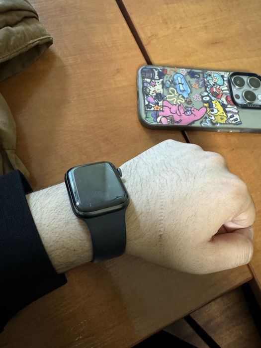 Продам apple watch SE 44mm