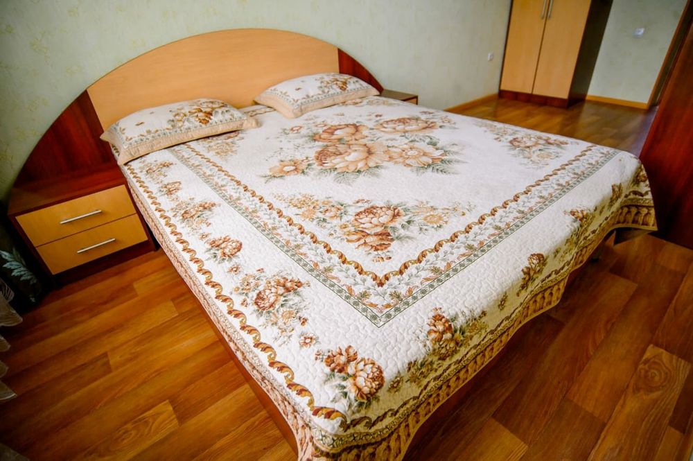 Квартира с мощною кроватью