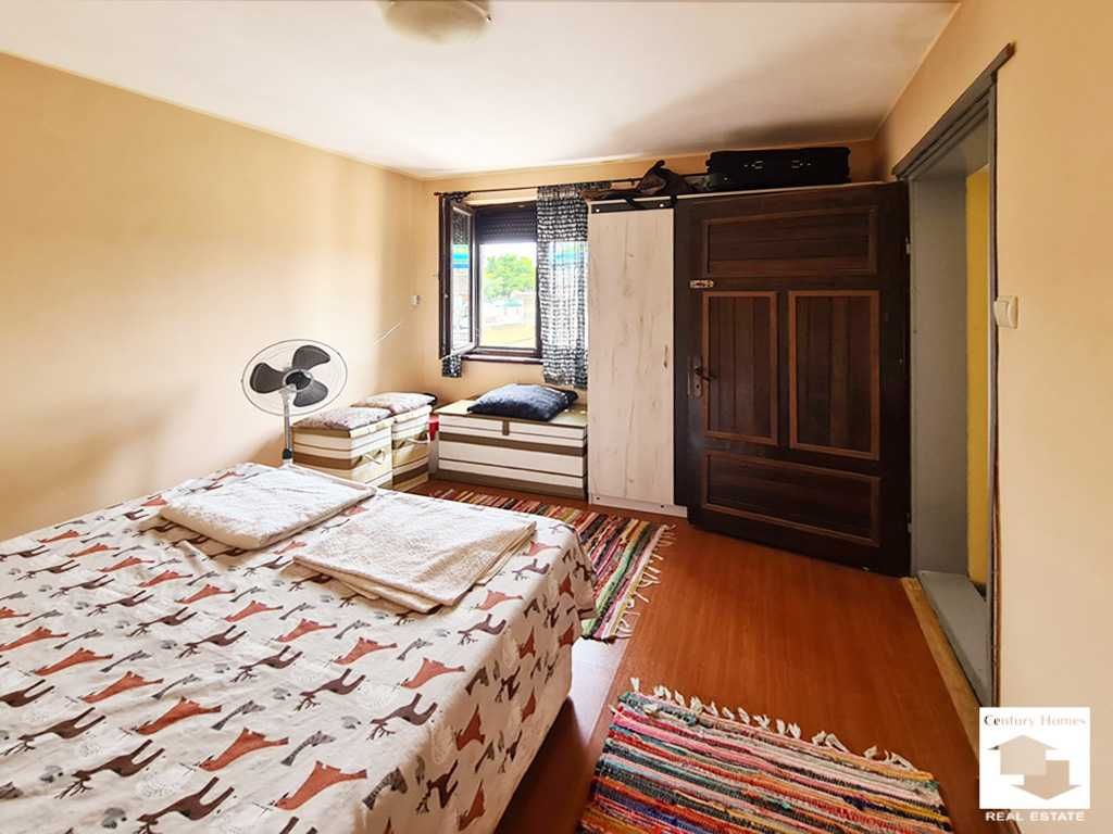 145306 Самостоятелна, едноетажна къща с гараж в село Климентово