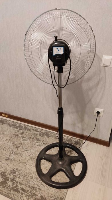 Вентилятор простой напольный