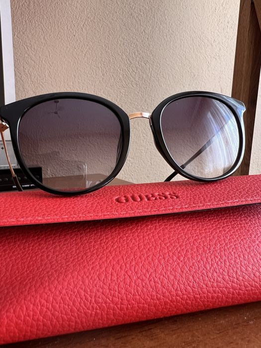 Чисто нови очила Guess