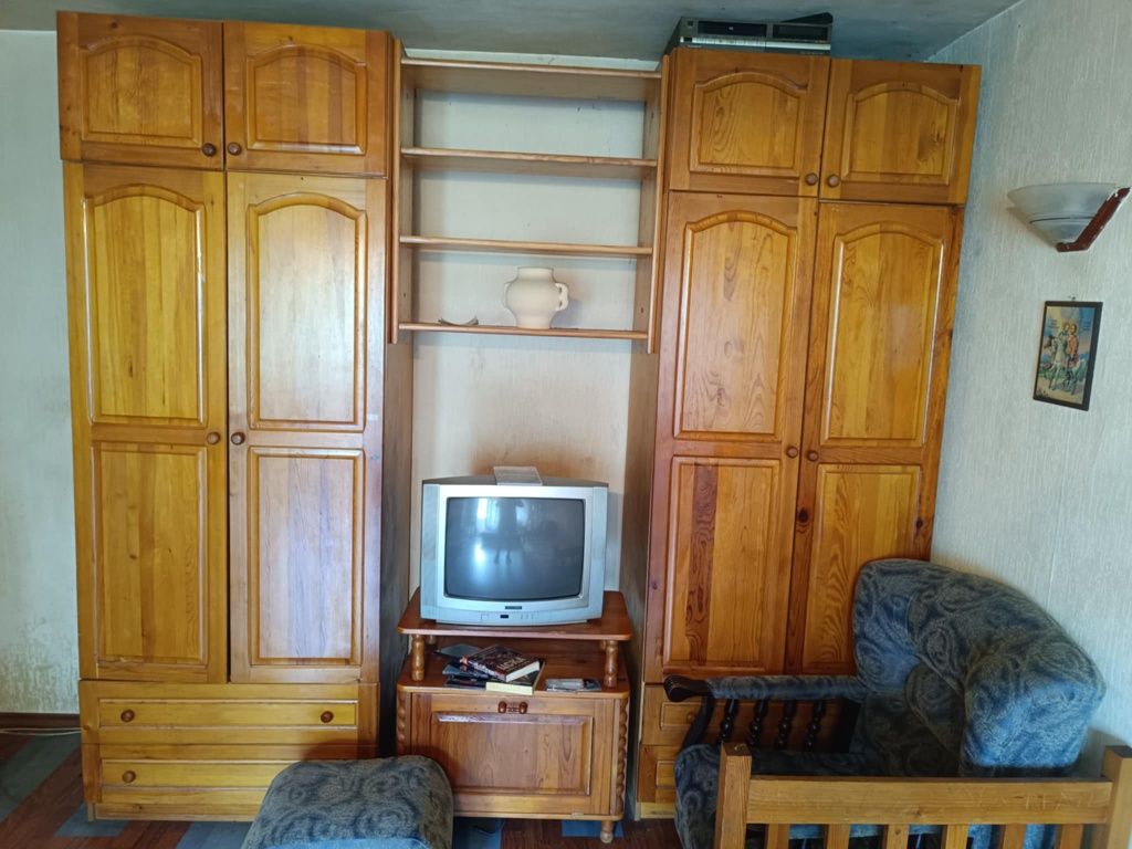 Мебели от масив, чам