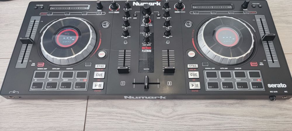 Конзола Контролер Numark Mixtrack Platinum