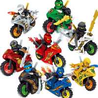 Set 8 Minifigurine tip Lego Ninjago cu motociclete si Ninja de Aur