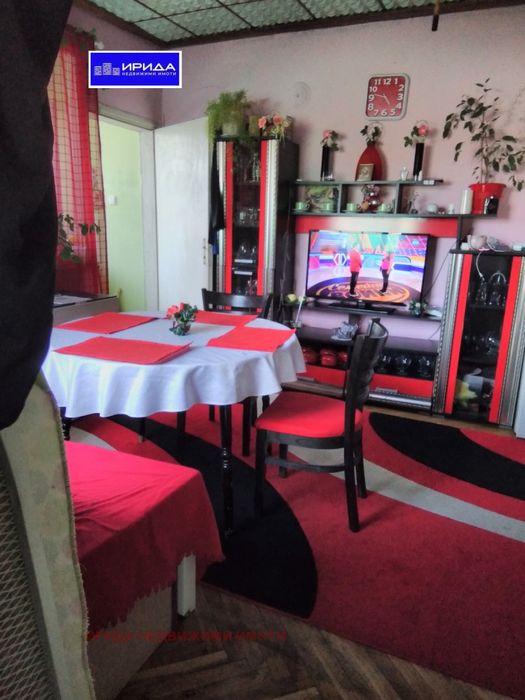 Къща в гр. Нови Искър